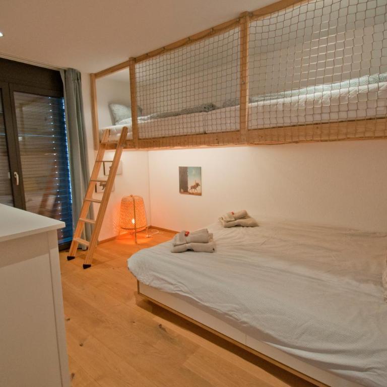 Chalet Sunnustrahl - Two-Bedroom Apartment with Mountain View - 24