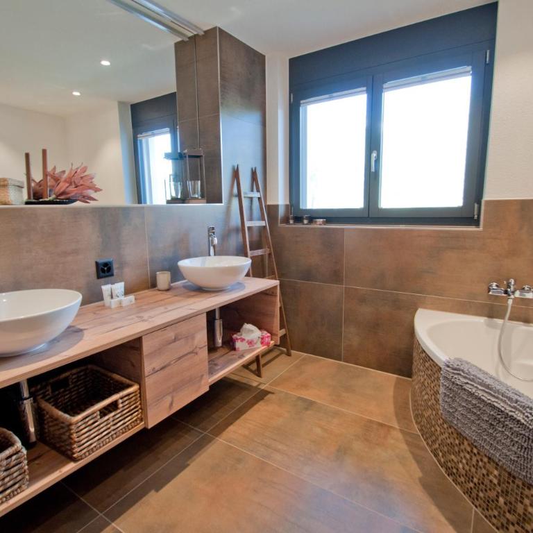 Chalet Sunnustrahl - Two-Bedroom Apartment with Mountain View - 25