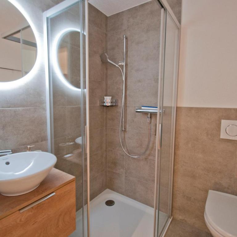 Chalet Sunnustrahl - One-Bedroom Apartment with Balcony and Mountain View - 18