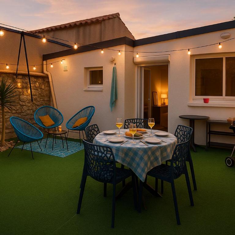 Évadez vous à deux pas de l'océan ! Maison tout confort à seulement 6 min de la plage à vélo - Two-Bedroom House - 1