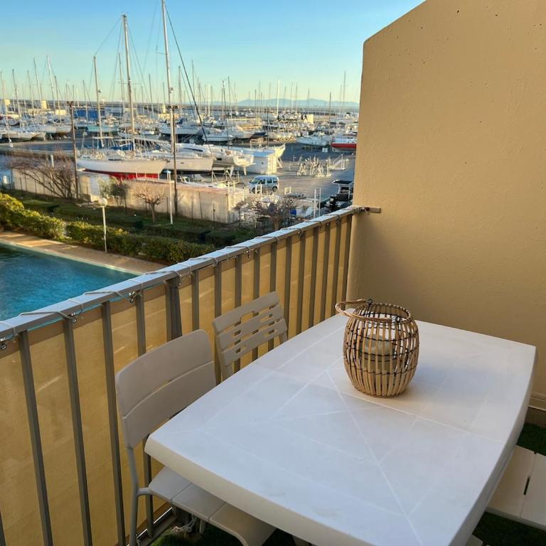 Bel appartement avec piscine et vue bateaux - Appartement 1 Chambre - 10