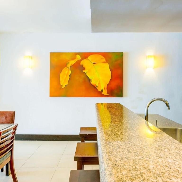 Top Beachfront Complex Private Patio & Shared Pool - Apartment - 10