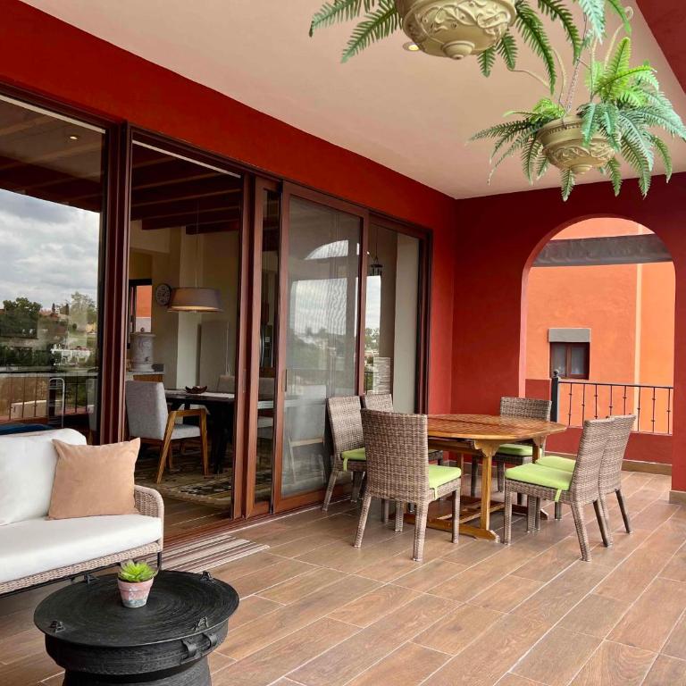 Elegant 3BR Condo 5 Star Amenities near Centro - Apartamento de 3 dormitorios con balcón - 28