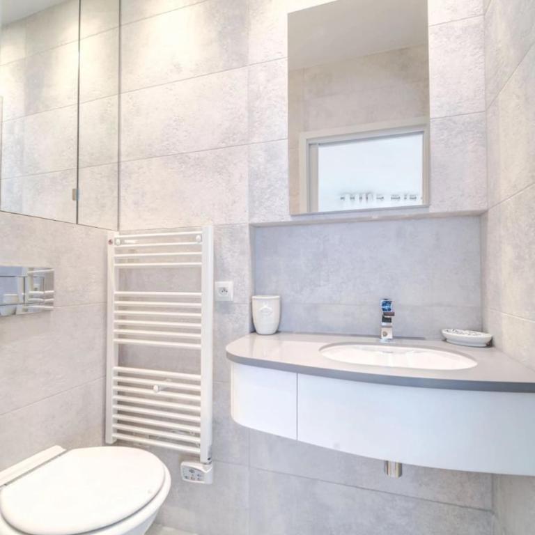 REF 774 - Cannes Old Port - Sea view partment for rent - Appartement - 15