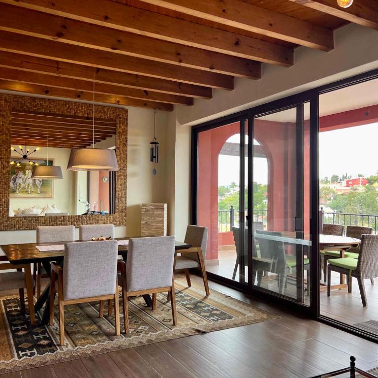Elegant 3BR Condo 5 Star Amenities near Centro - Apartamento de 3 dormitorios con balcón - 18