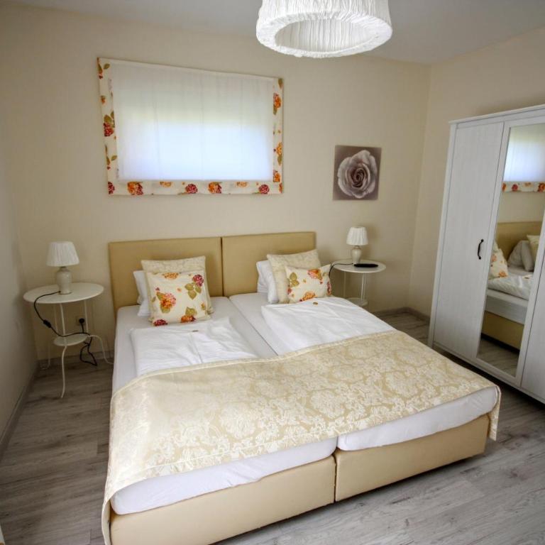 Hotel Rösch - Familienzimmer mit Terrasse - Nebengebäude - 3