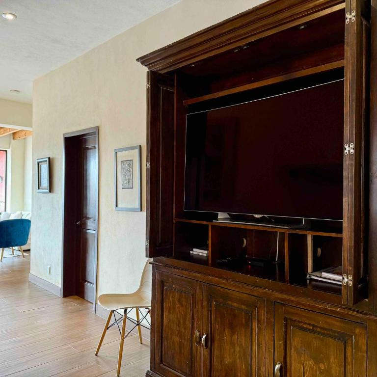 Elegant 3BR Condo 5 Star Amenities near Centro - Apartamento de 3 dormitorios con balcón - 2