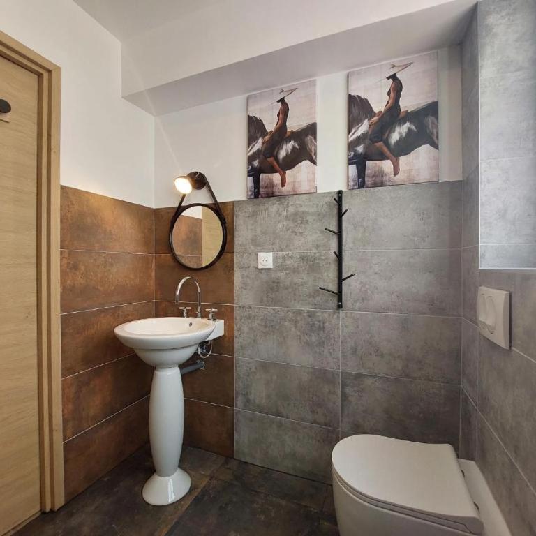 L'Atelier d'artiste by Domaine de Colomban - plages et commerces à pieds - Maison 2 Chambres - 12