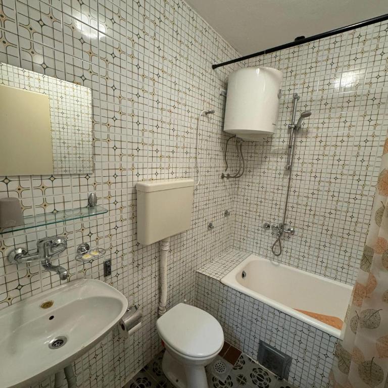 APARTMENT 02Villa KRIVOKAPIC - Apartman sa 2 Spavaće Sobe - 12