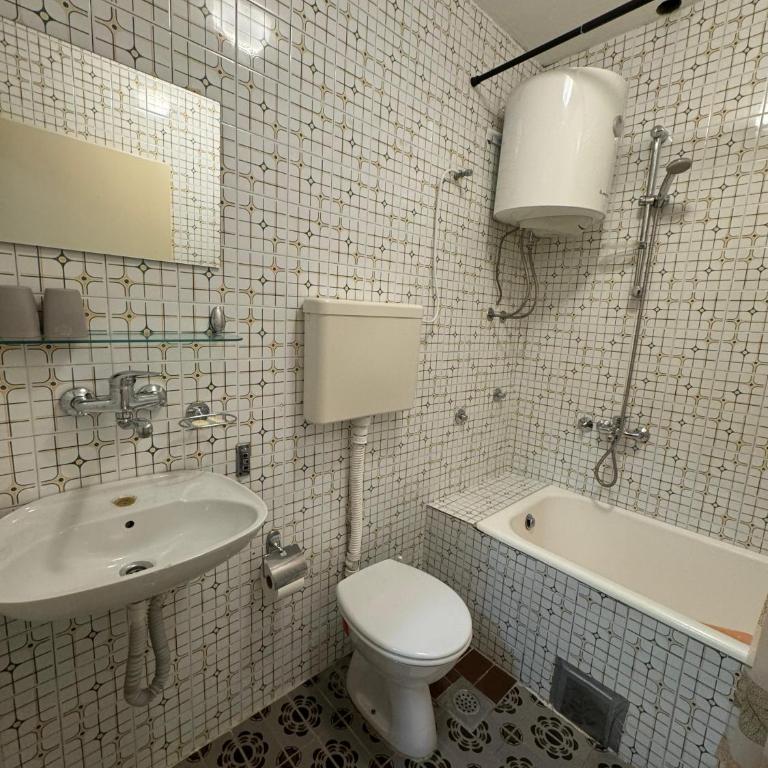 APARTMENT 02Villa KRIVOKAPIC - Apartman sa 2 Spavaće Sobe - 11