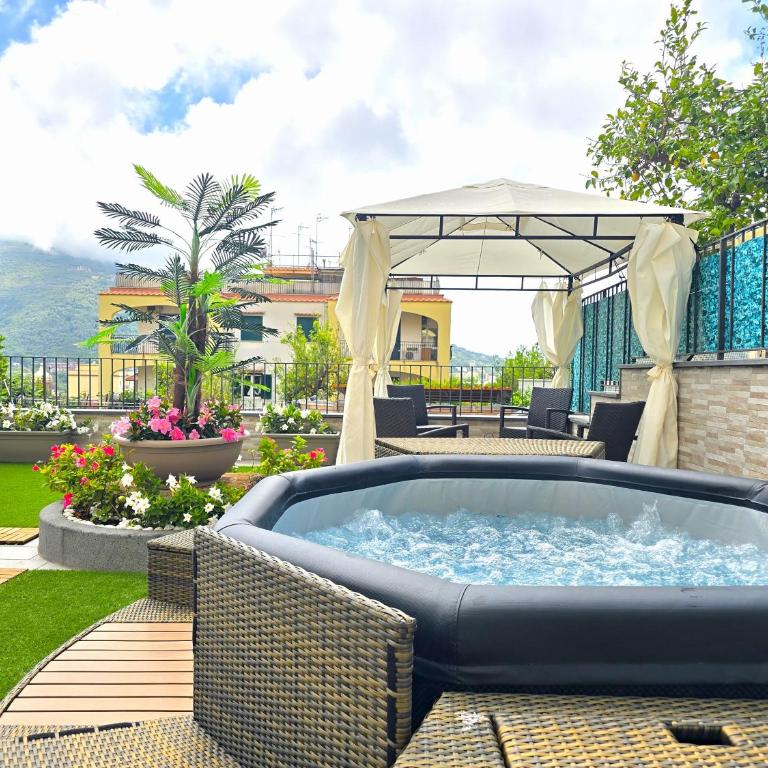 Grazy Home - Bright new Apt with Terrace and Seasonal Pool - Two-Bedroom House - 1