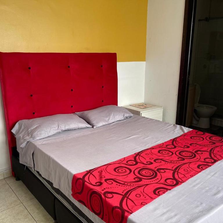 Hostel Bogotá Normandia Tu sitio - Habitación Doble Económica - 2