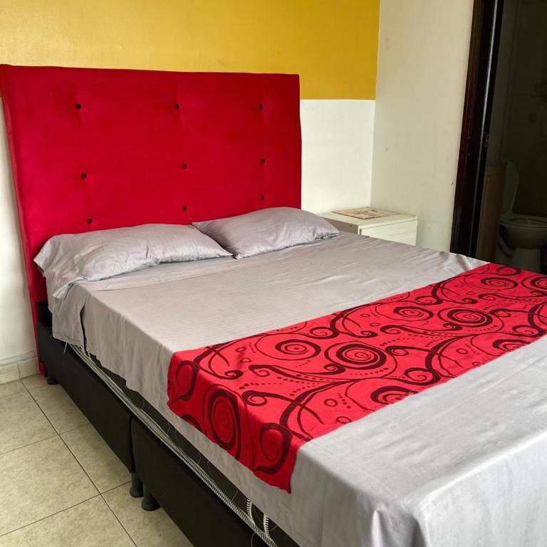 Hostel Bogotá Normandia Tu sitio - Habitación Doble Económica - 3