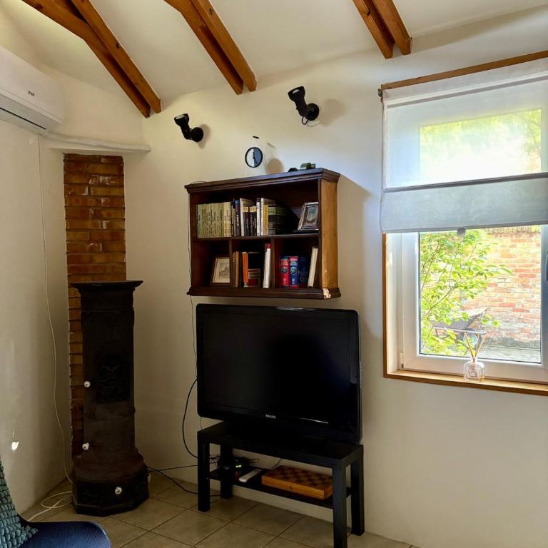 Tiny Home L&B - One-Bedroom Apartment - 10