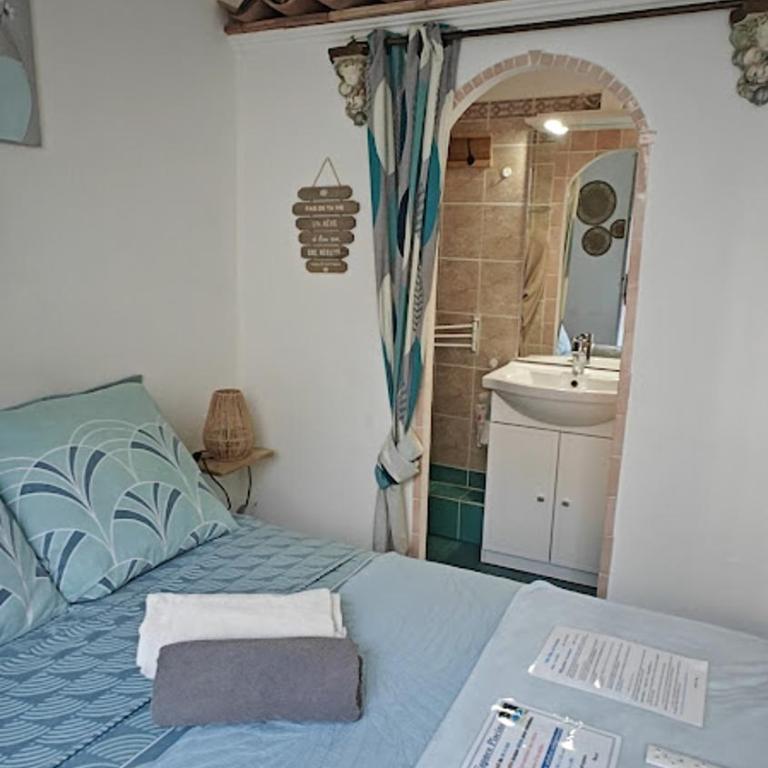 VILLA Plein Sud Piscine Spa Climatisation Parking privé calme et détente - Double Room - Ma Provence - 18