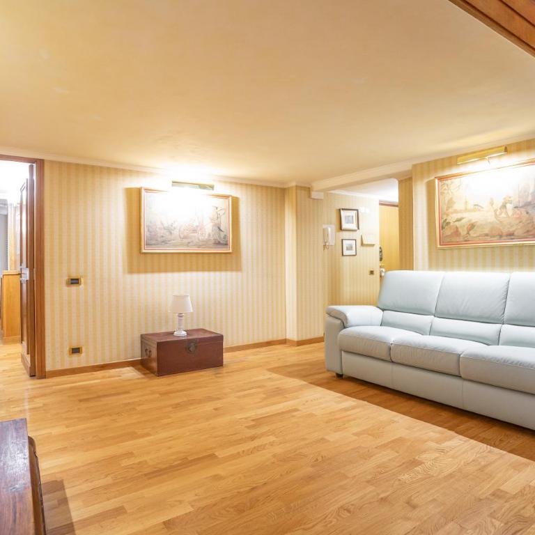 Easybnb - Bear Home - Appartamento con 2 Camere da Letto - 3