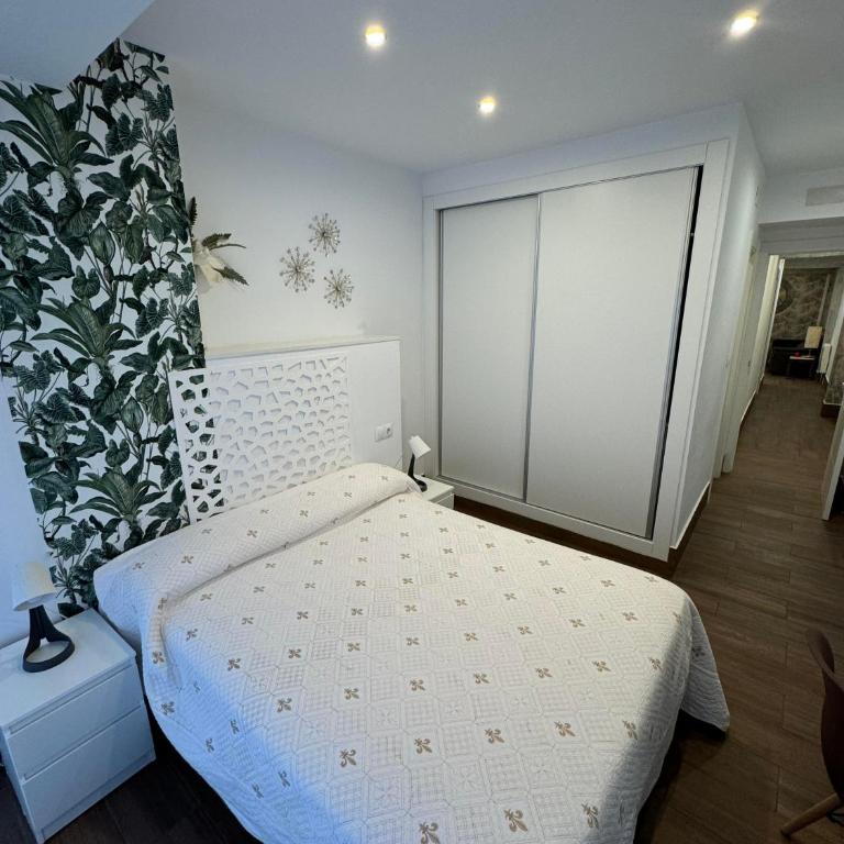Granada Center Chueca Deluxe Apartment - Four-Bedroom Deluxe Apartment - 60