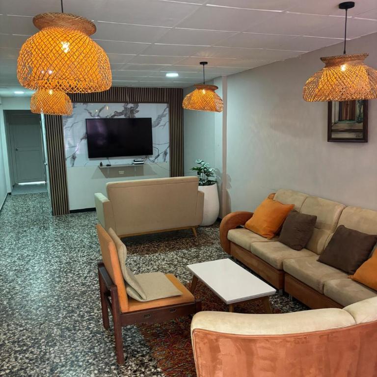 Wonderful trinity beach house in crespo. - Five-Bedroom House - 55