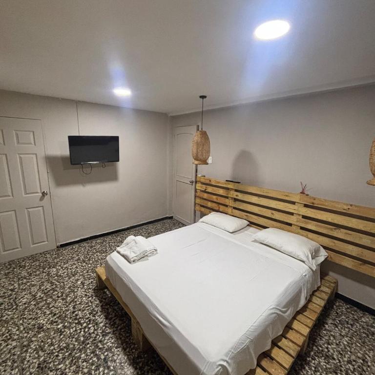 Wonderful trinity beach house in crespo. - Five-Bedroom House - 45