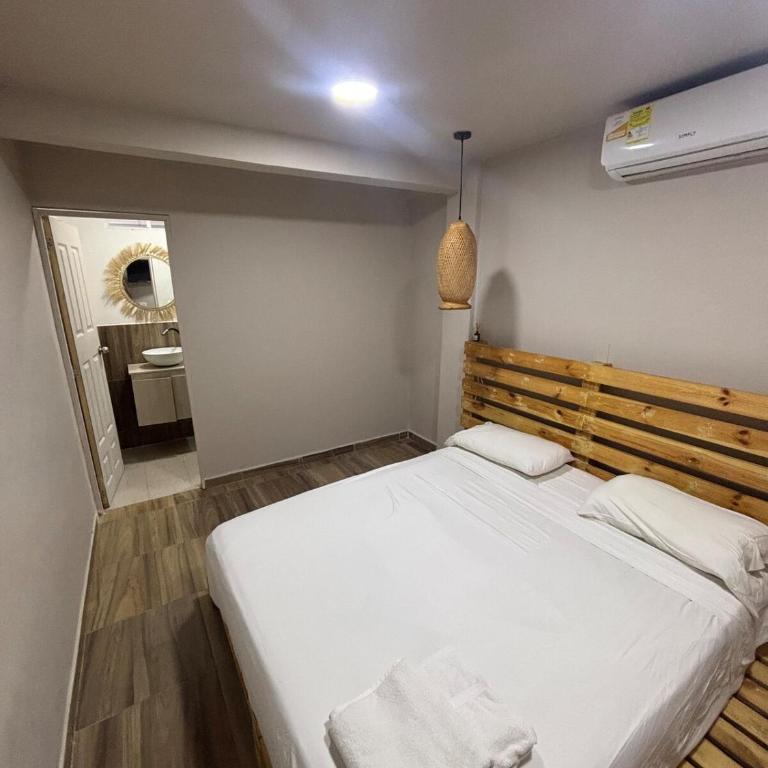 Wonderful trinity beach house in crespo. - Five-Bedroom House - 36