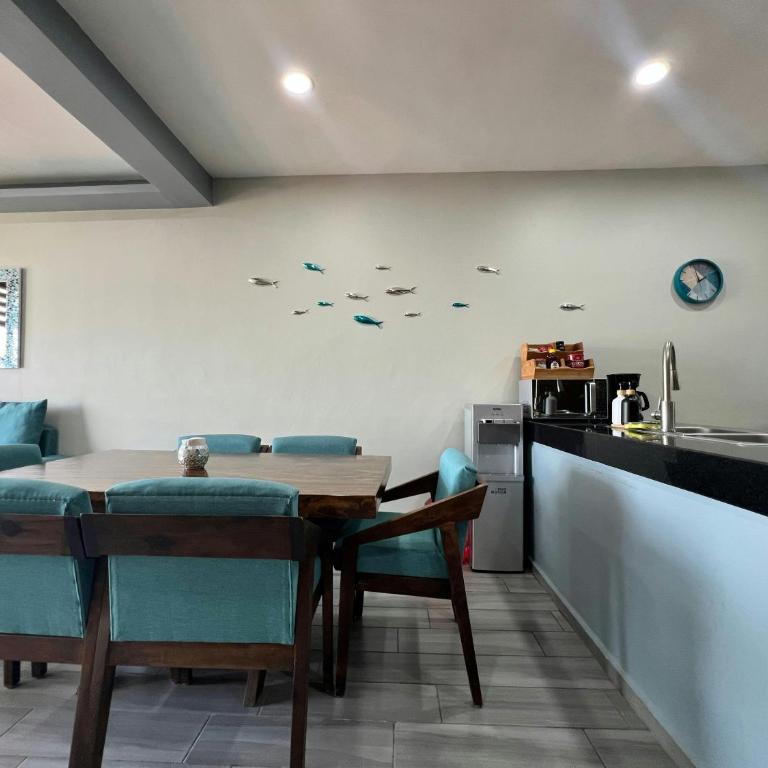 Luxe Modern-5 Star Area-Walk 2 Beach-Pool-View-King Bed - Superior Apartment - 20
