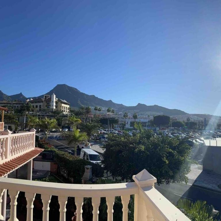 Spacious villa 500 m from the sea! Playa Del Duque - Casa de 4 dormitorios - 74