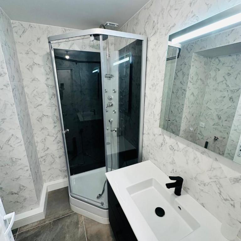 Appartement tout neuf avec patio - 31 - Appartement 1 Chambre - 2