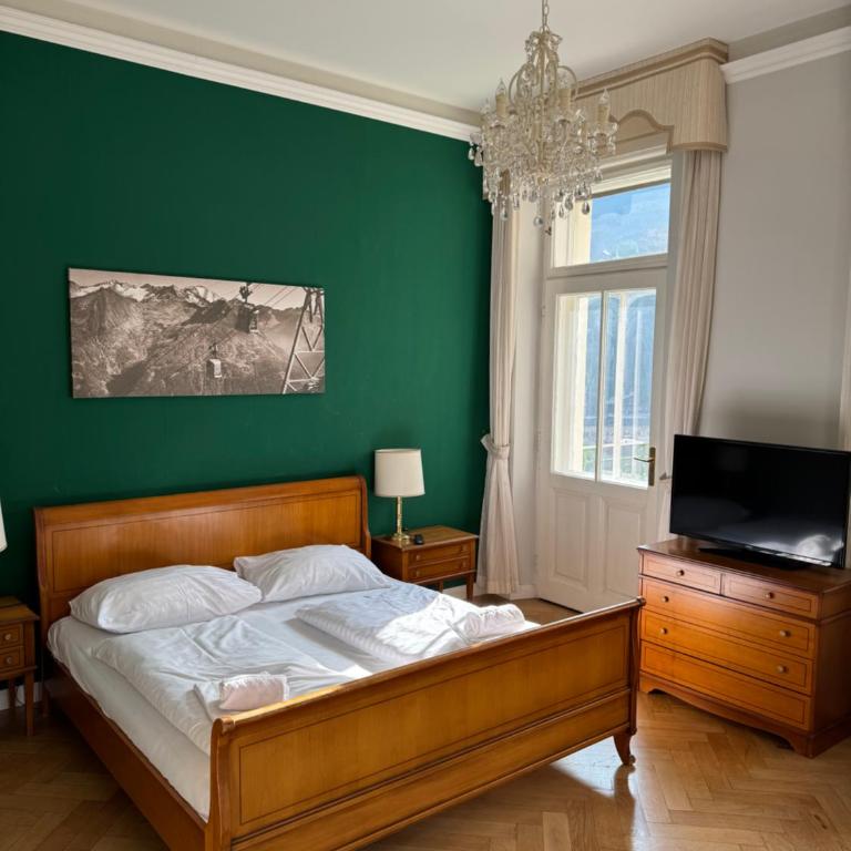 Privatzimmer im ehemaligen Grand Hotel de l Europe - Deluxe Apartment mit 1 Schlafzimmer - 1