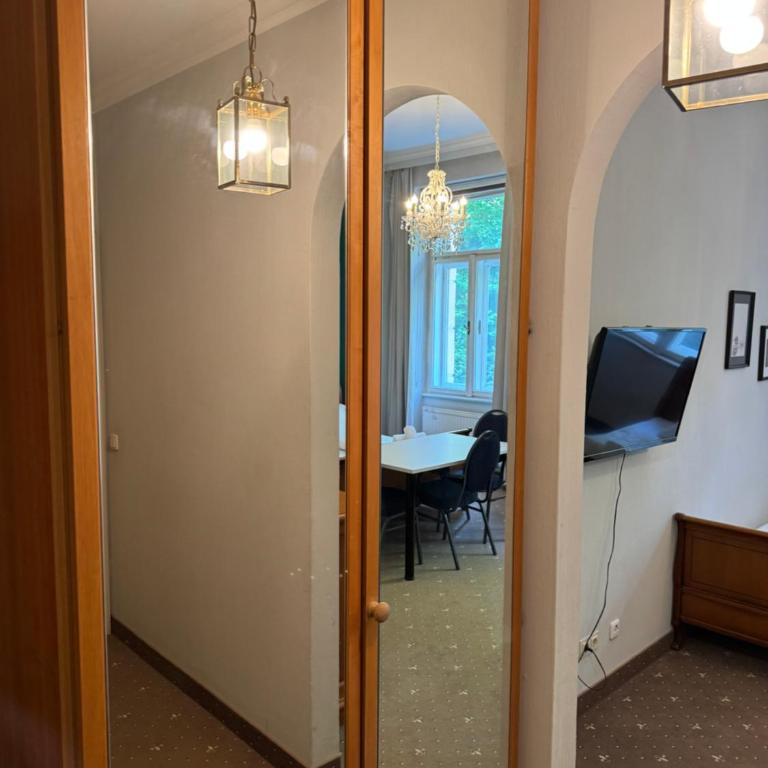 Privatzimmer im ehemaligen Grand Hotel de l Europe - Superior Apartment mit 1 Schlafzimmer - 5