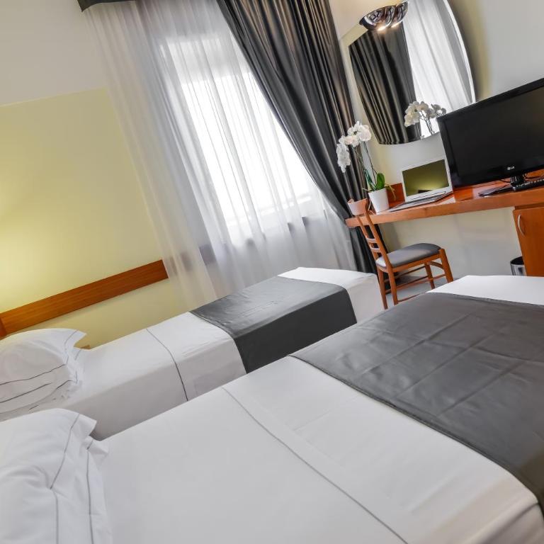 Hotel Bologna Airport - Camera Matrimoniale/Doppia con Letti Singoli con Trasferimento Aeroportuale - 6