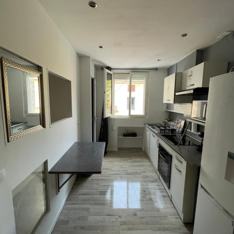Appartement dans le village à port la nouvelle - Appartement 3 Chambres - 4