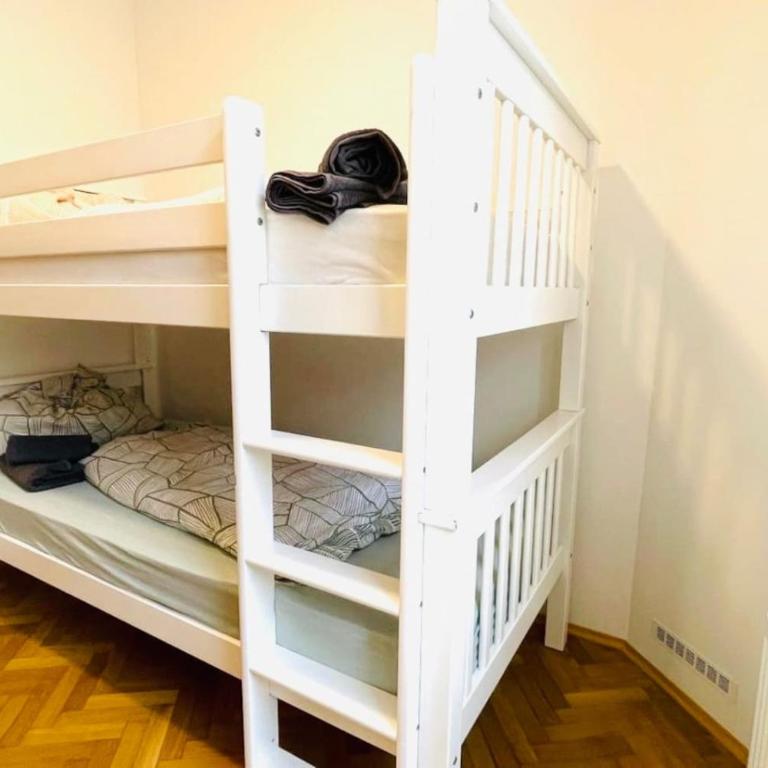 Room in Top 2 Vila Rebuli For 4 people - Vierbettzimmer mit Gemeinschaftsbad - 8