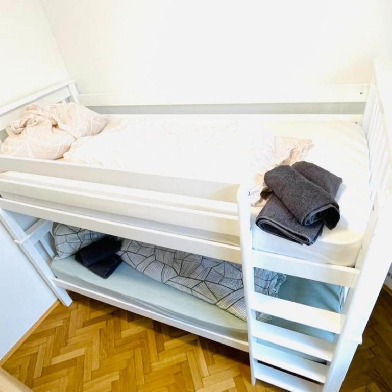 Room in Top 2 Vila Rebuli For 4 people - Vierbettzimmer mit Gemeinschaftsbad - 7