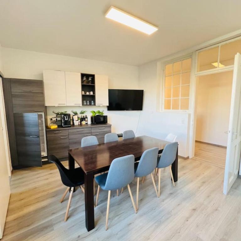 Villa Rebuli - room - zentral leben in der Top3 - Doppelzimmer mit Gemeinschaftsbad - 1