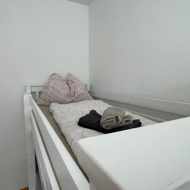 Villa Rebuli - room - zentral leben in der Top3 - Doppelzimmer mit Gemeinschaftsbad - 8