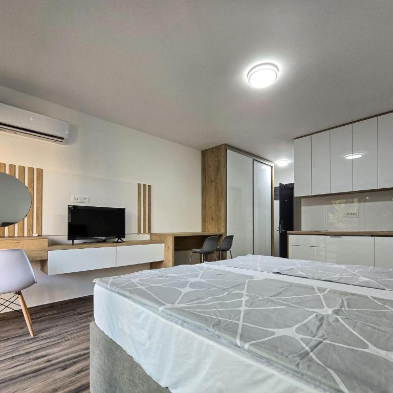 ND Apartments - Studio with Balcony - 23
