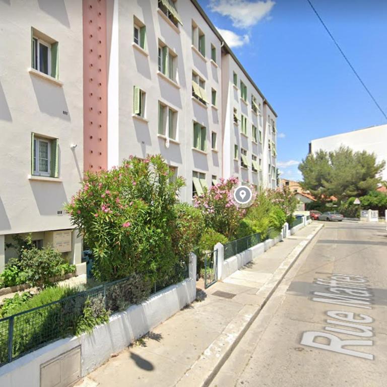 Appartement Climatisé Nimes - Two-Bedroom Apartment - 9