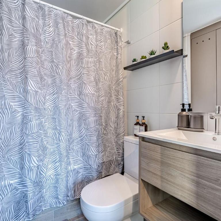Santa Elvira Apartments - Deluxe One-Bedroom Apartment with City View - 15