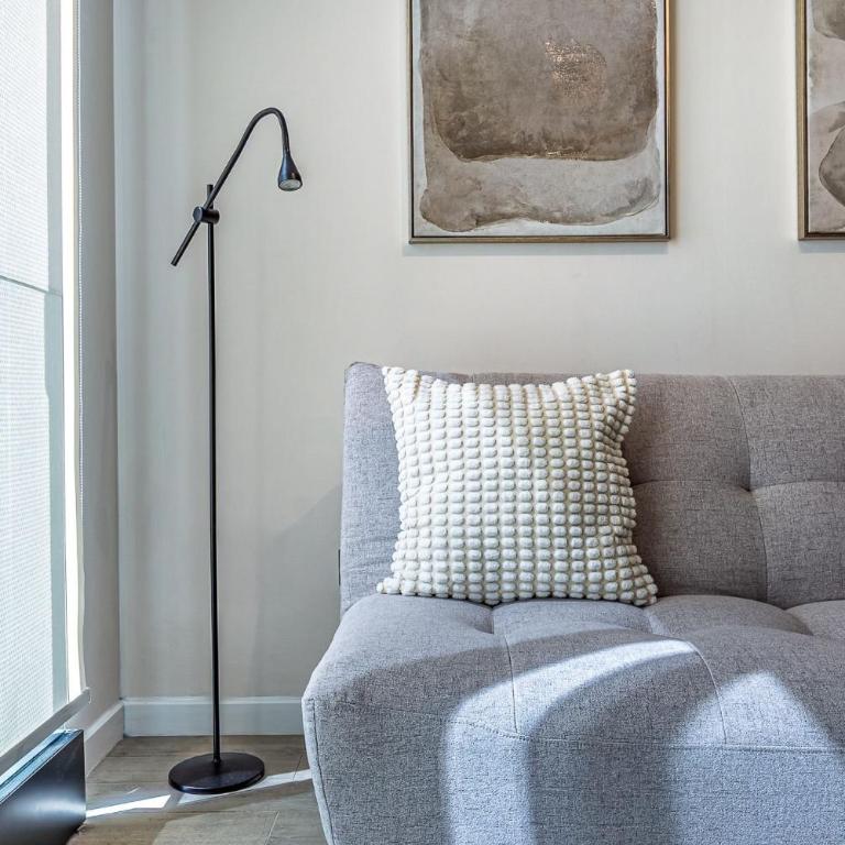 Santa Elvira Apartments - Deluxe One-Bedroom Apartment with City View - 20