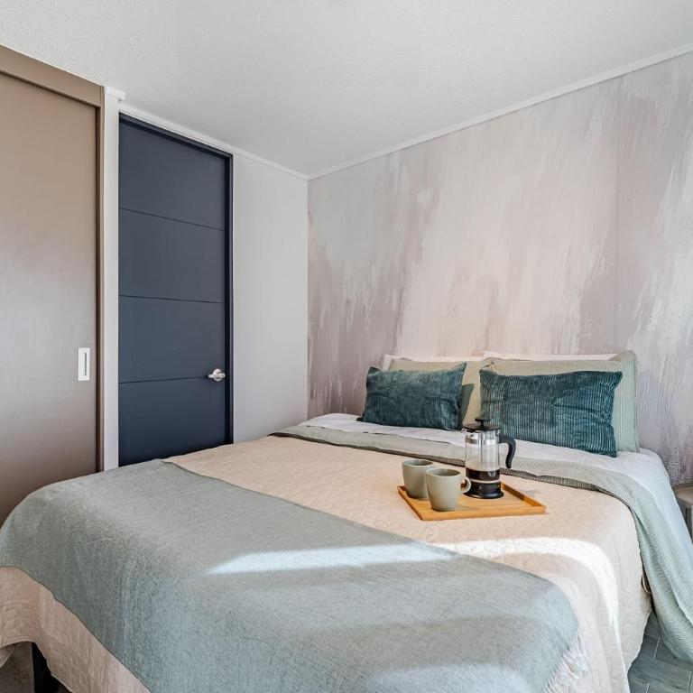 Santa Elvira Apartments - Deluxe One-Bedroom Apartment - 7