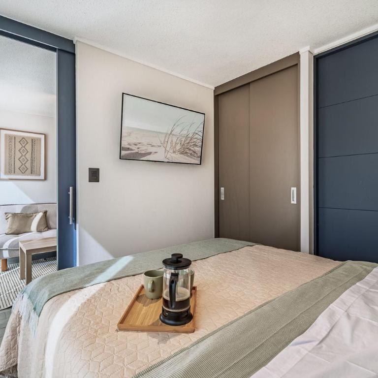 Santa Elvira Apartments - Deluxe One-Bedroom Apartment - 8