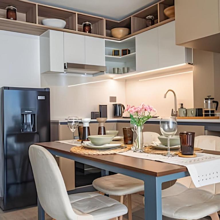 Santa Elvira Apartments - Deluxe One-Bedroom Apartment - 11