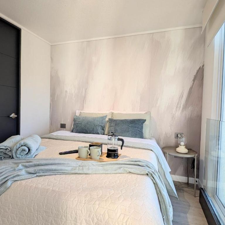 Santa Elvira Apartments - Deluxe One-Bedroom Apartment - 10