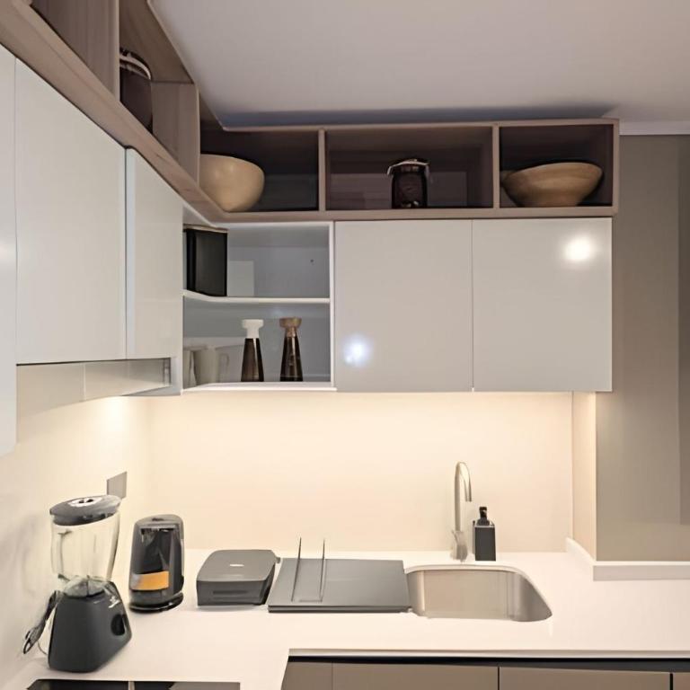 Santa Elvira Apartments - Deluxe One-Bedroom Apartment - 23