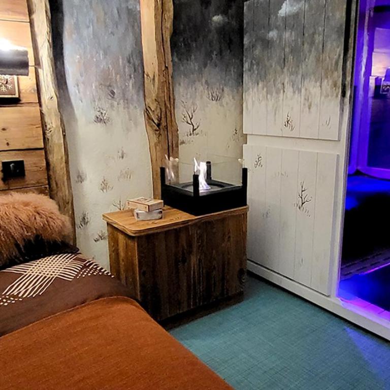 La Bergerie du Miravidi - Chambre Double avec Baignoire Balnéo et Sauna Infrarouges - 9