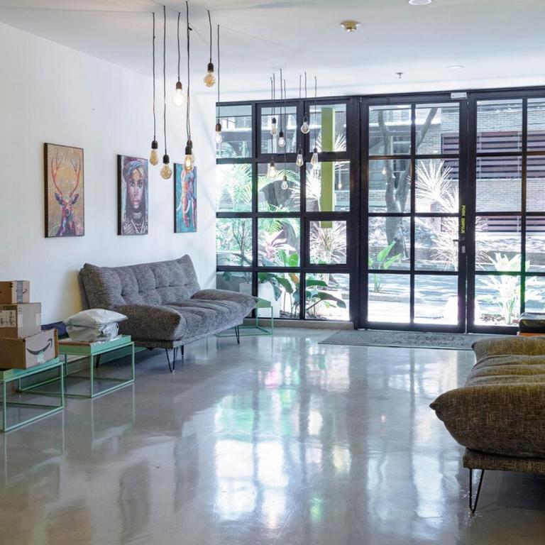 Cozy and Bright Studio Loft in Central Laureles - One-Bedroom Apartment - 2