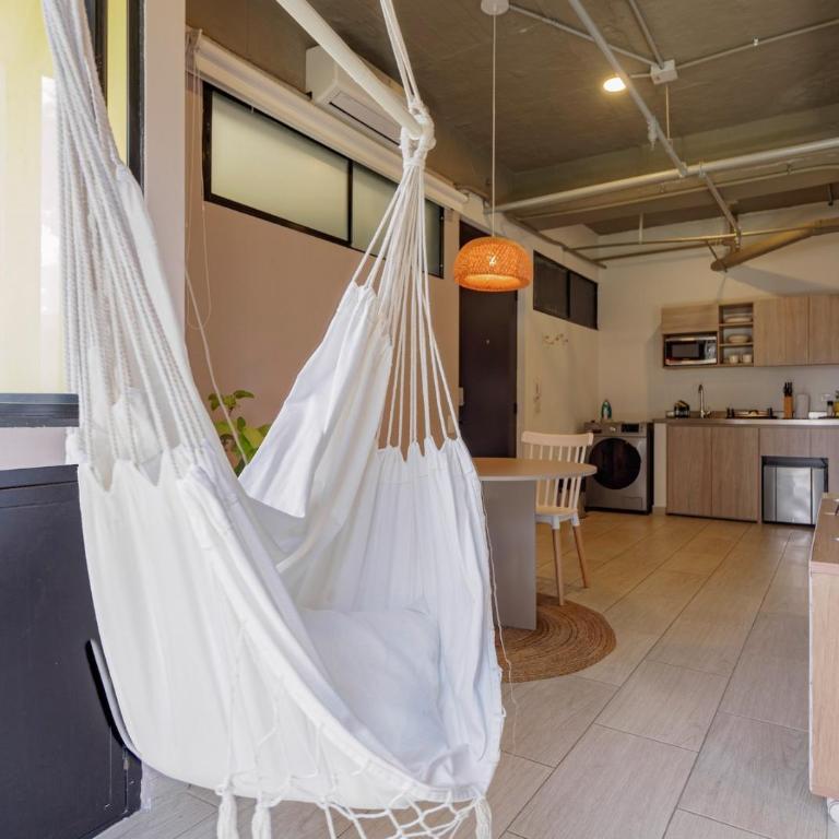 Cozy and Bright Studio Loft in Central Laureles - One-Bedroom Apartment - 10