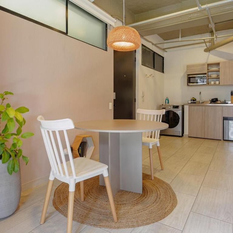 Cozy and Bright Studio Loft in Central Laureles - One-Bedroom Apartment - 18