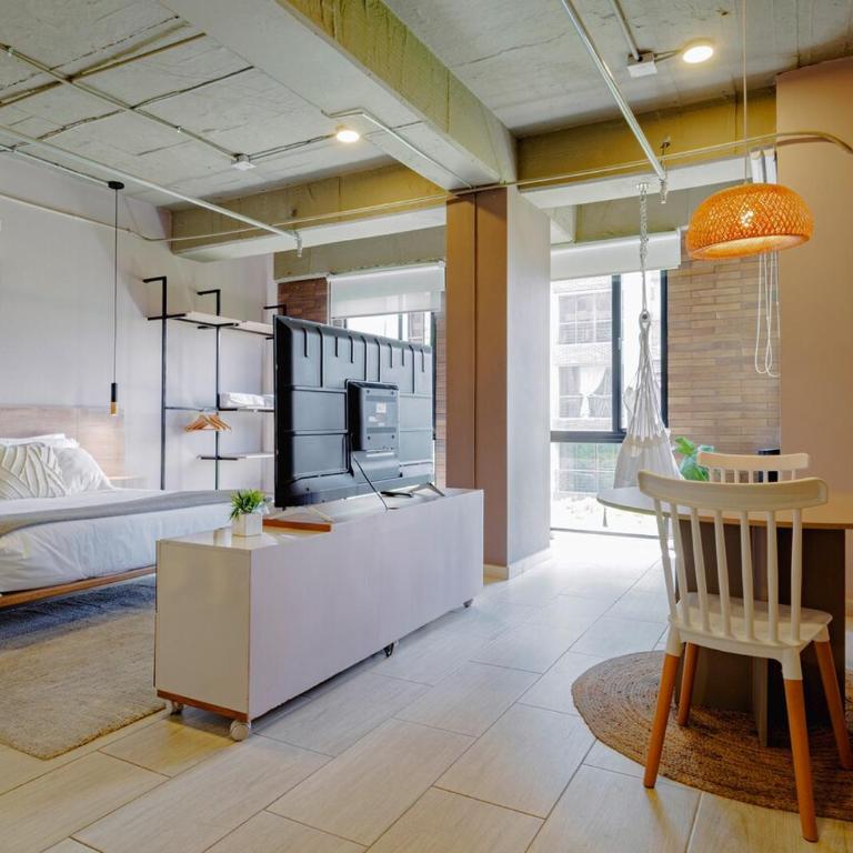Cozy and Bright Studio Loft in Central Laureles - One-Bedroom Apartment - 19
