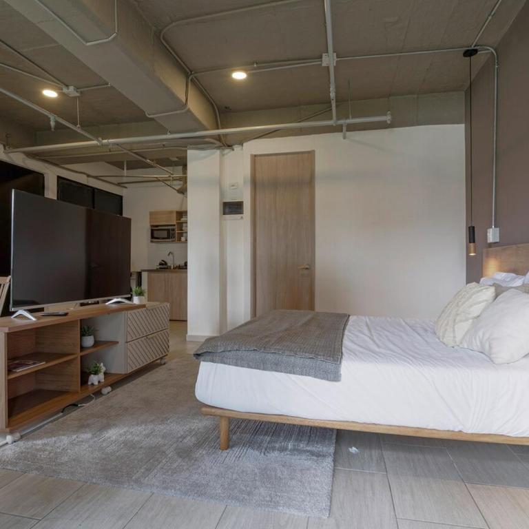Cozy and Bright Studio Loft in Central Laureles - One-Bedroom Apartment - 21